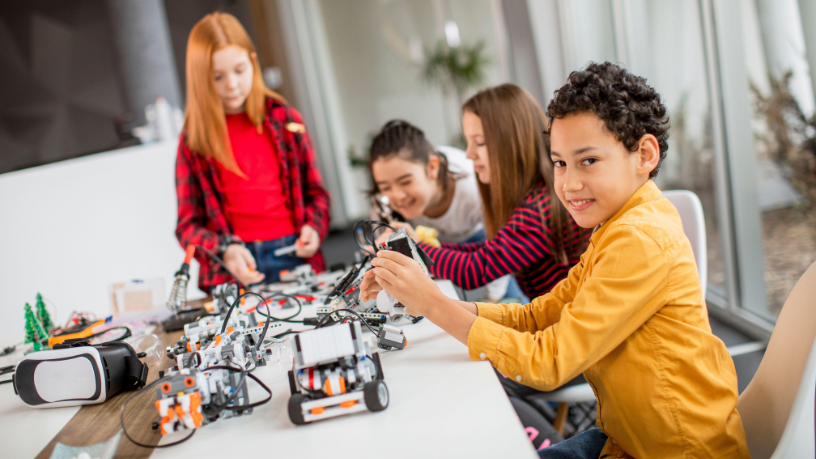 Sérgio Bento De Araújo mostra como conquistar patrocínio e visibilidade em torneios internacionais de robótica.