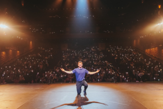 Sucesso absoluto! A Non Stop encerra com chave de ouro a temporada de “Bença, Padre” em São Paulo. (Crédito: Rafael Strabelli)