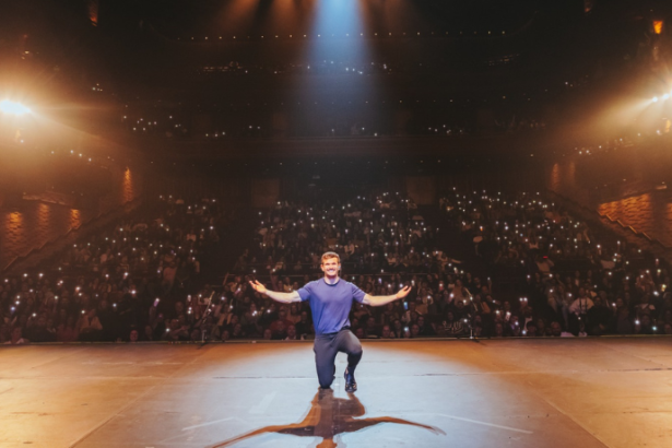 Sucesso absoluto! A Non Stop encerra com chave de ouro a temporada de “Bença, Padre” em São Paulo. (Crédito: Rafael Strabelli)